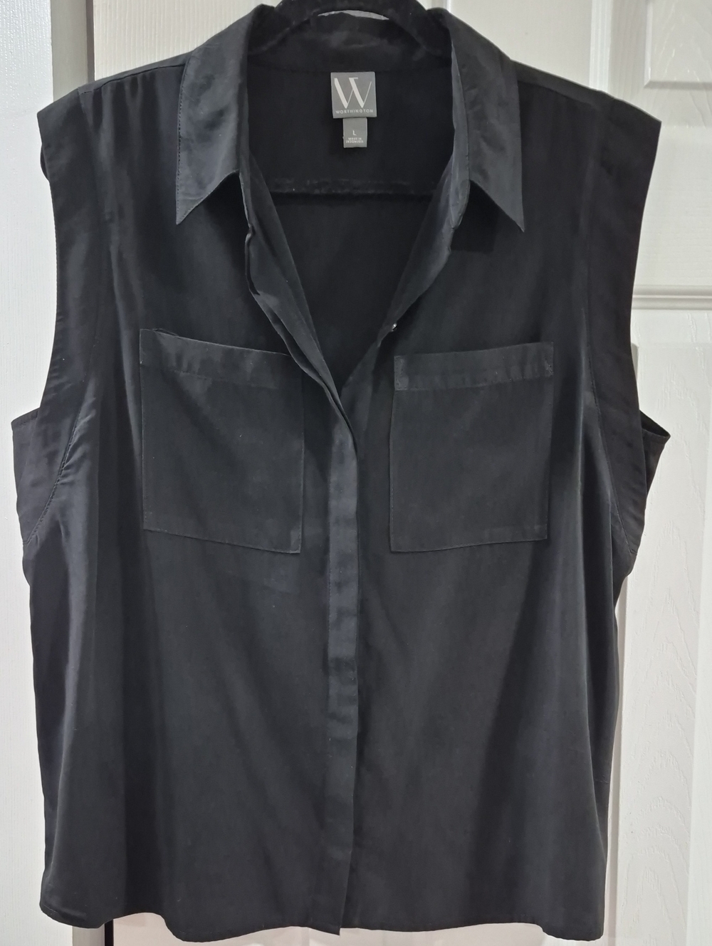 W by Worth Black Sleeveless Button-Down Pocket Shirt